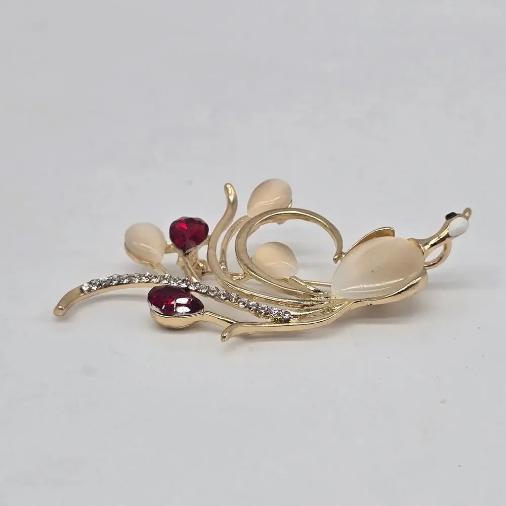 Vintage  Rhinestone Red Crystals White Cat Eye Stone Feathers Peacock Brooch Pin